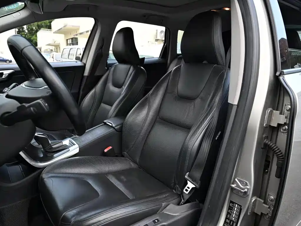 Volvo XC60 (Import) — миниатюра 7