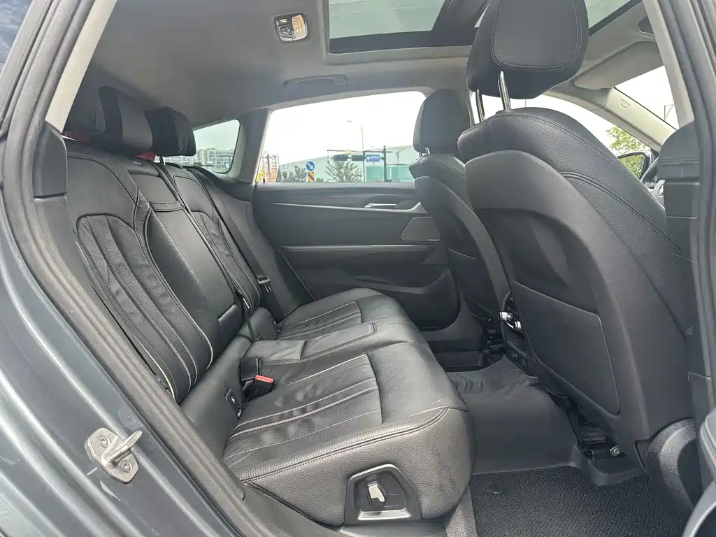 BMW 6 Series GT — миниатюра 11