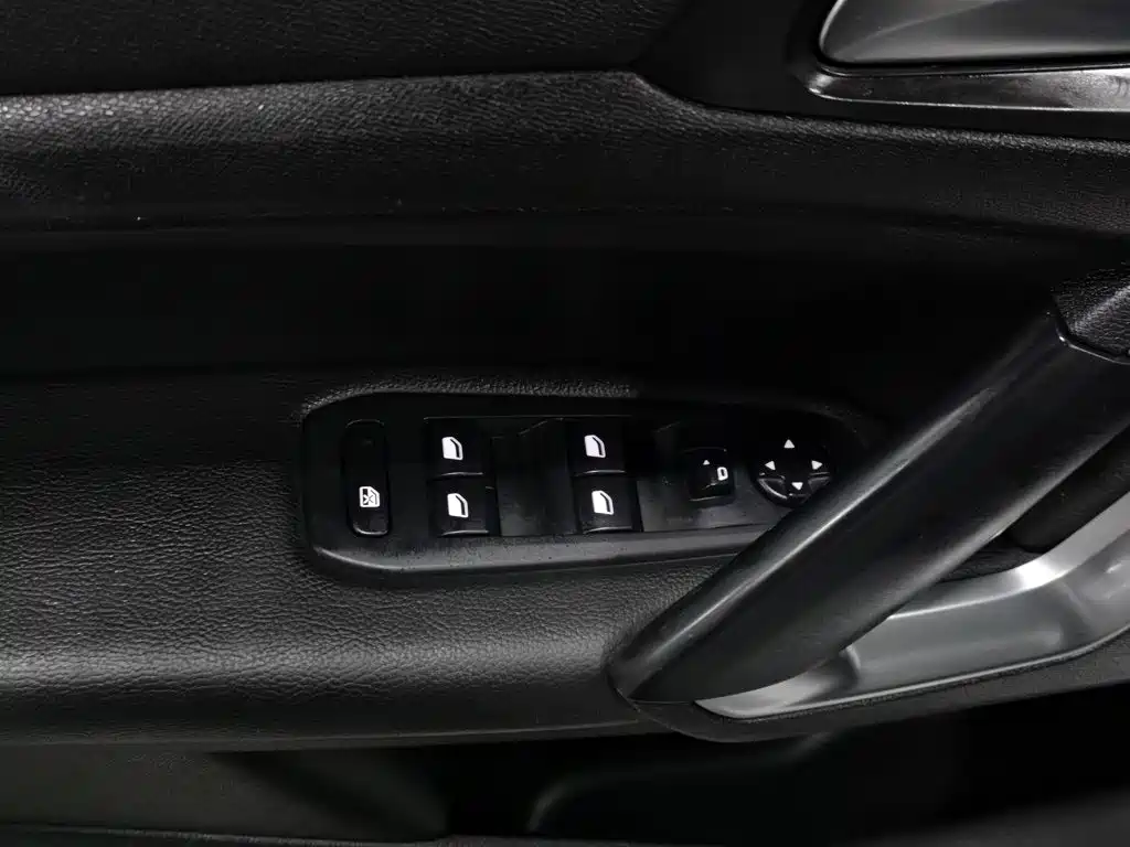 Peugeot 408 — миниатюра 9