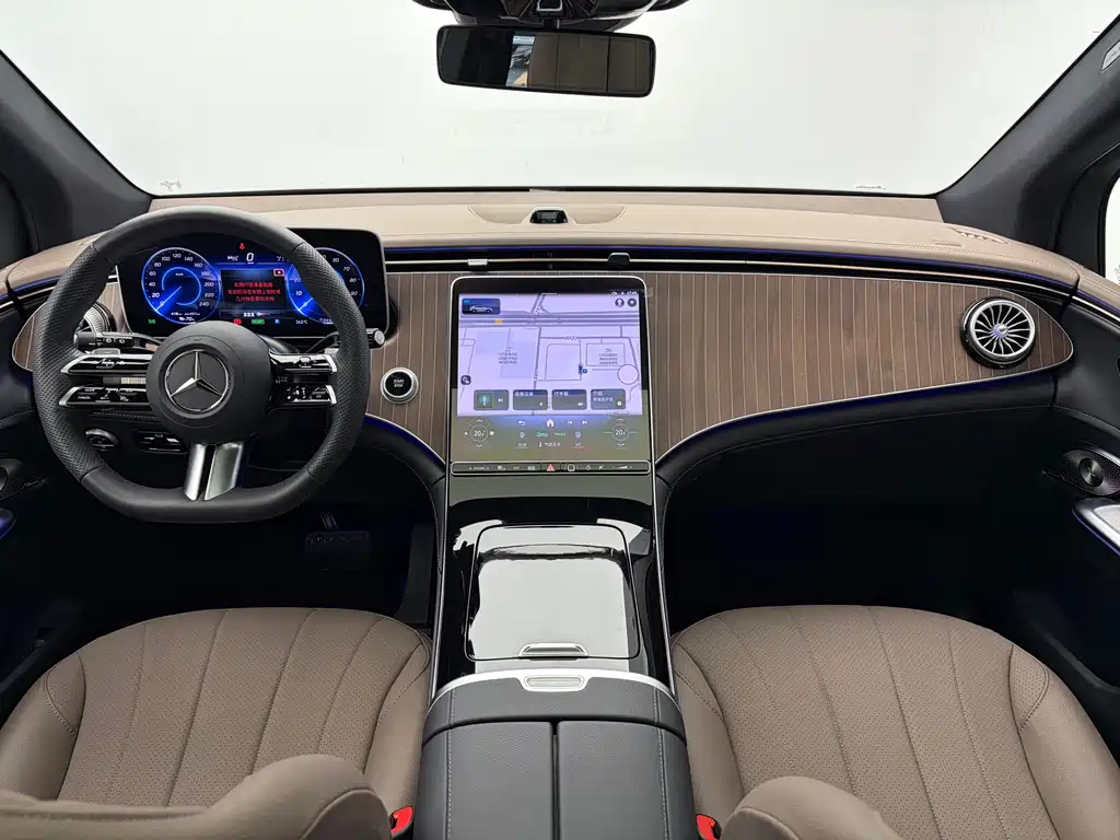 Mercedes-Benz EQE SUV — миниатюра 15