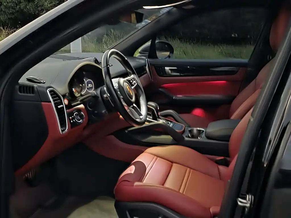 Porsche Cayenne — миниатюра 4