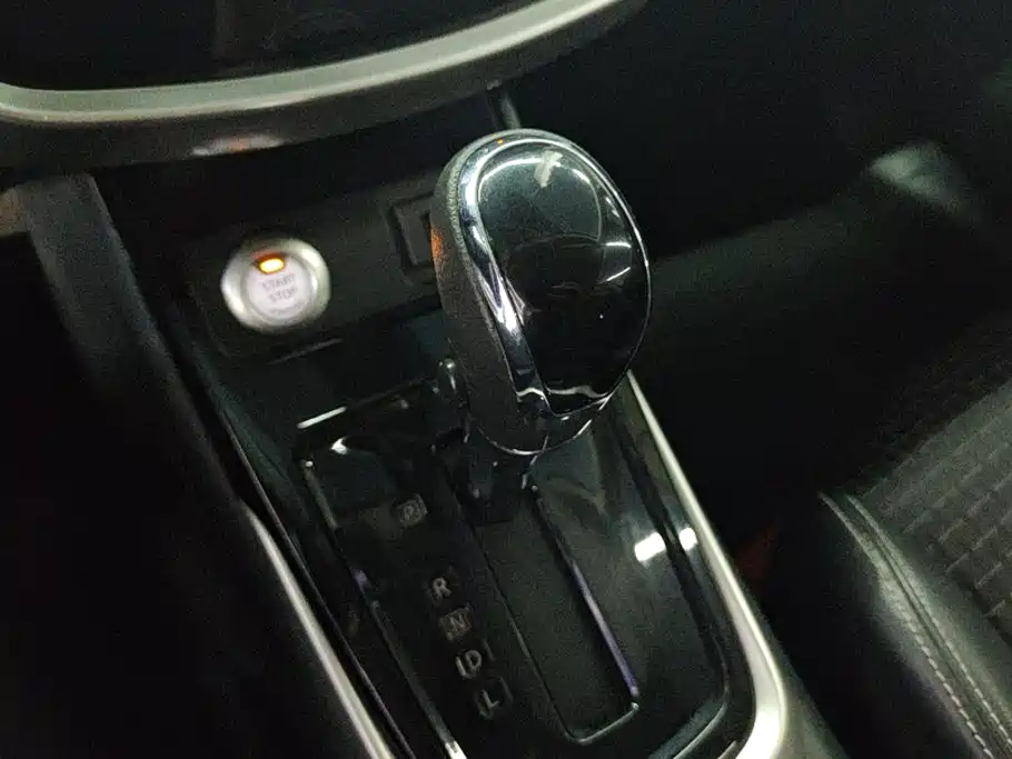 Nissan Tiida — миниатюра 16