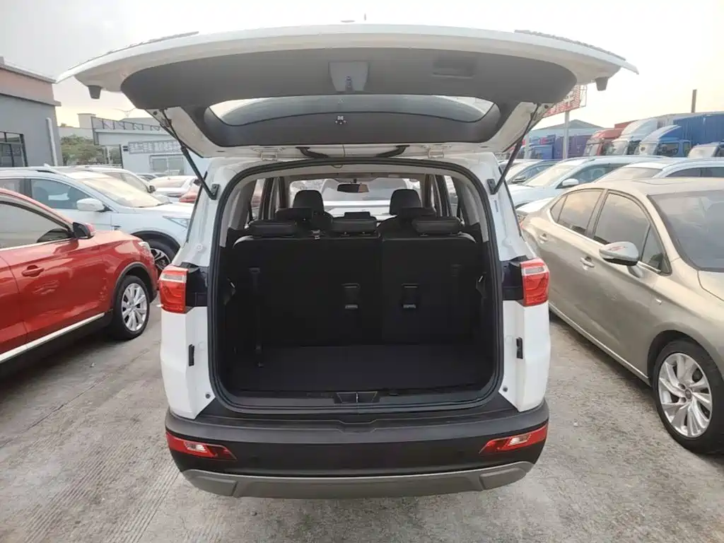 Wuling Hongguang S3 — миниатюра 19