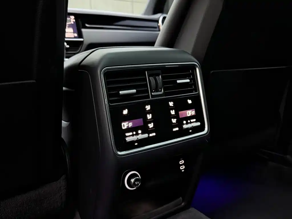 Porsche Cayenne — миниатюра 16