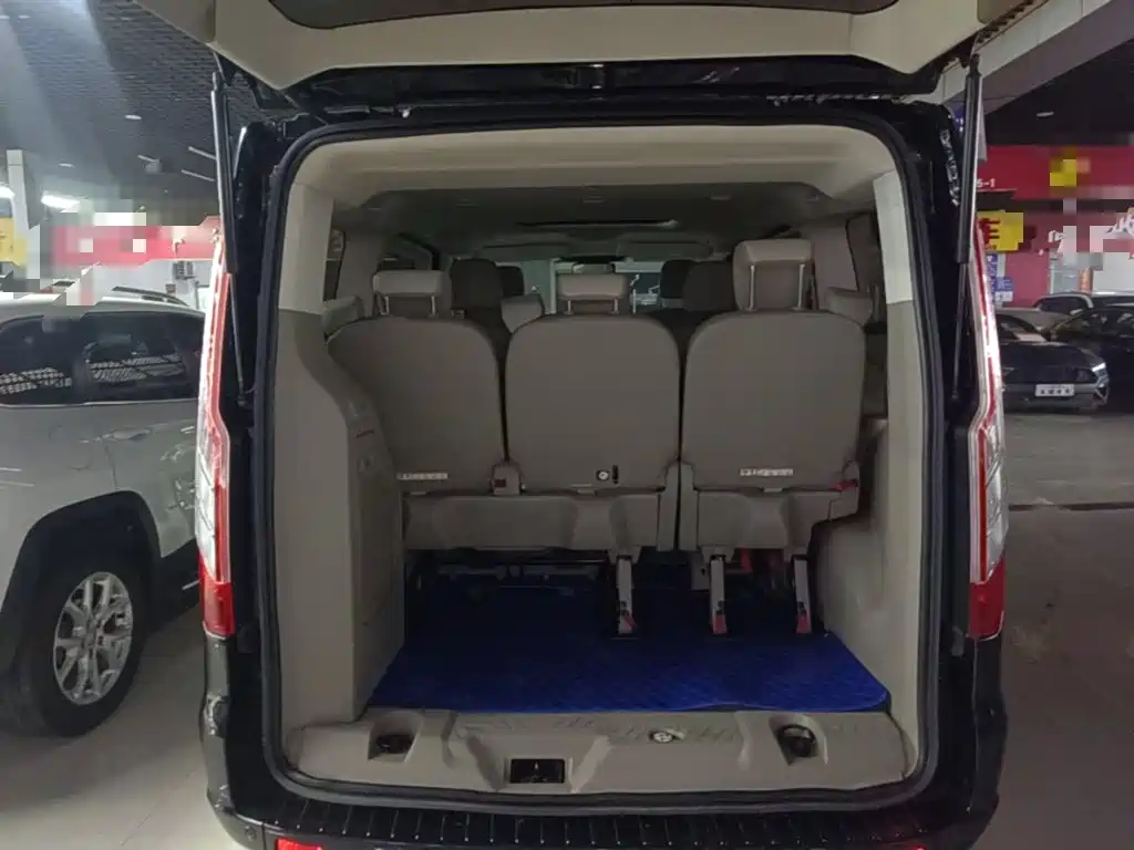Ford Tourneo — миниатюра 19