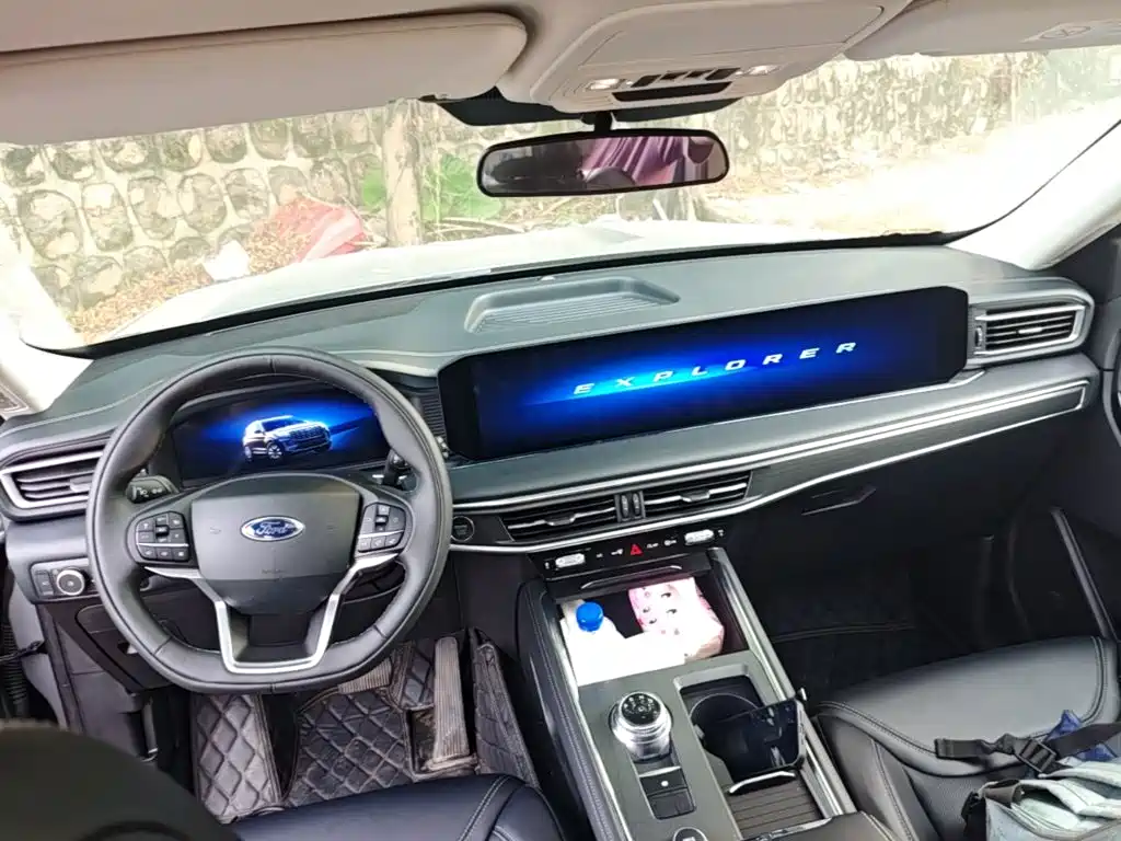 Ford Explorer — миниатюра 10