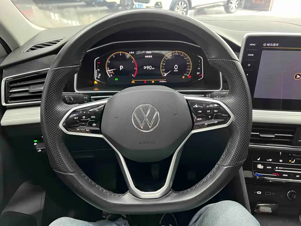 Volkswagen Tiguan L — миниатюра 11