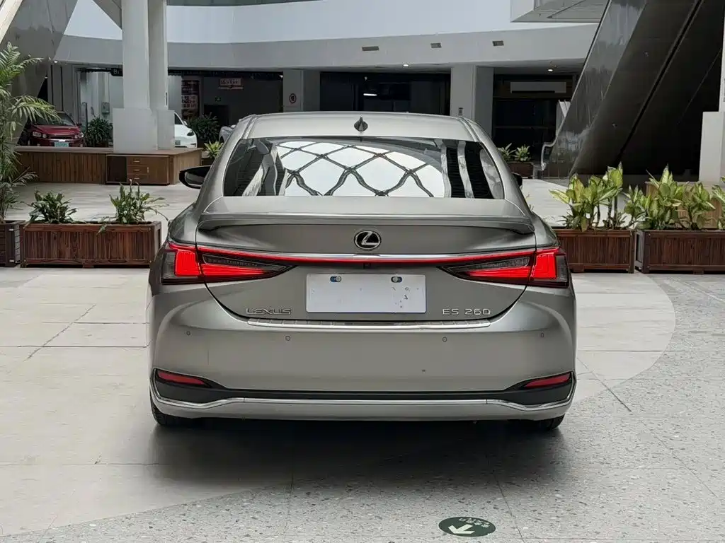 Lexus ES 2018 200 V