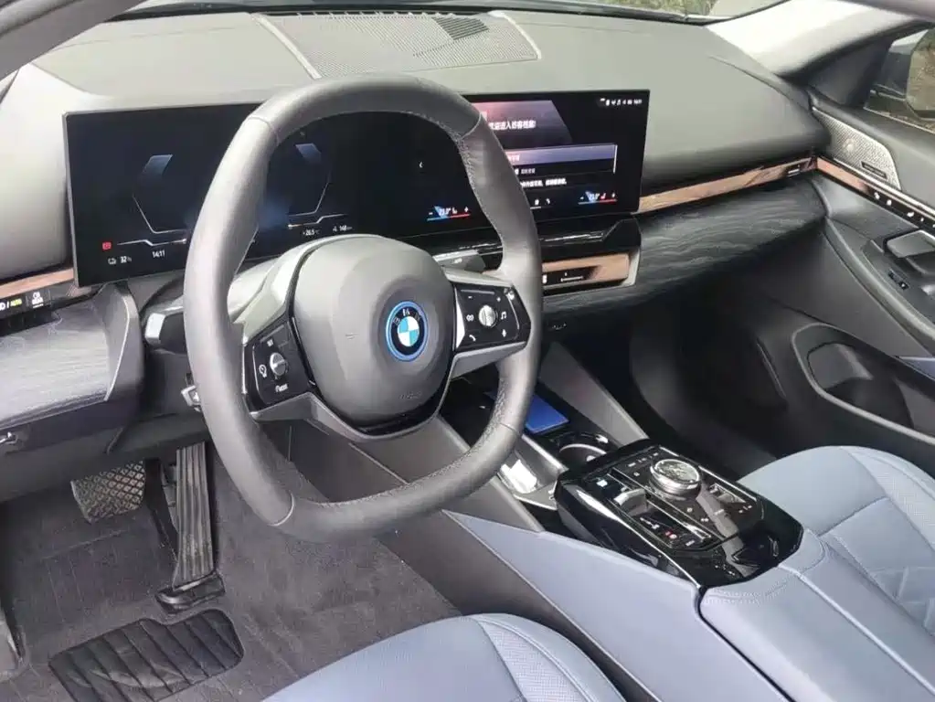 BMW i5 — миниатюра 6