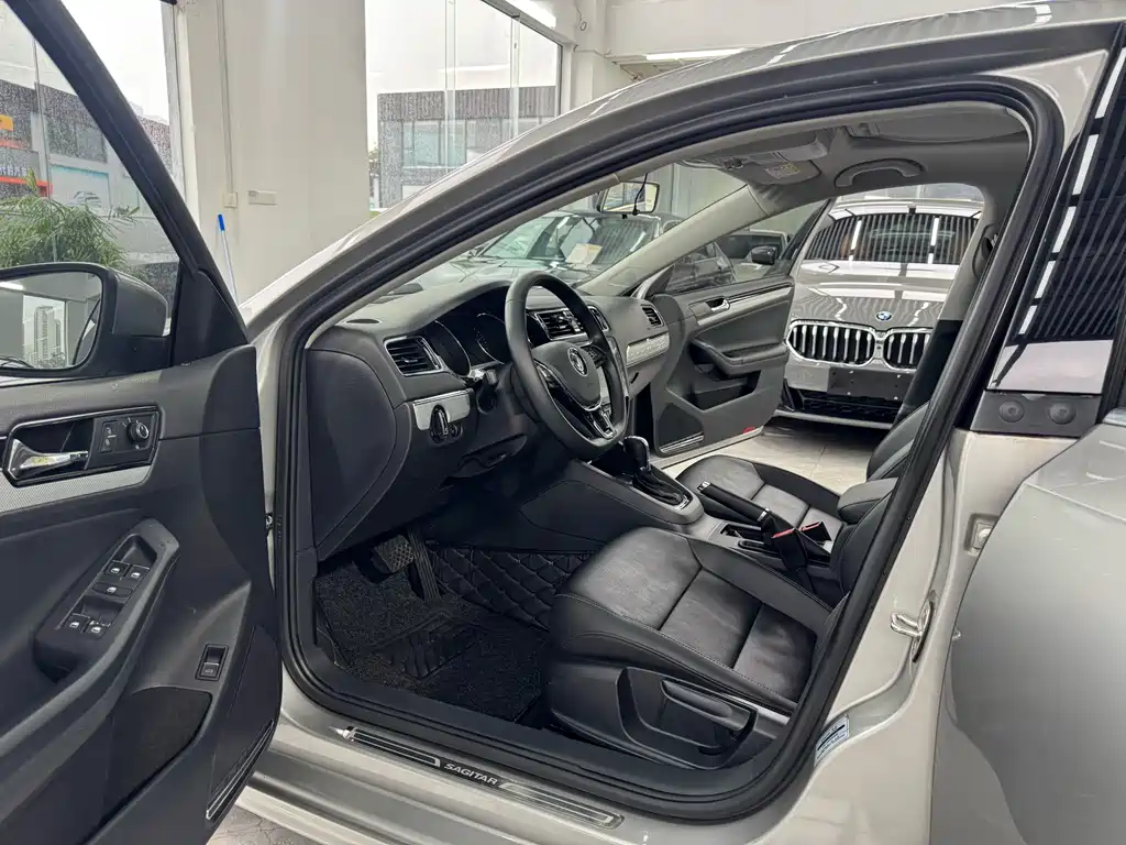 Volkswagen Sagitar — миниатюра 7