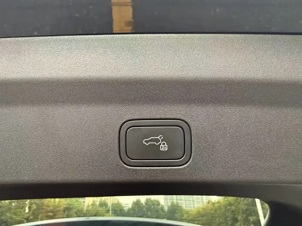 Li Auto Li L6 — миниатюра 10