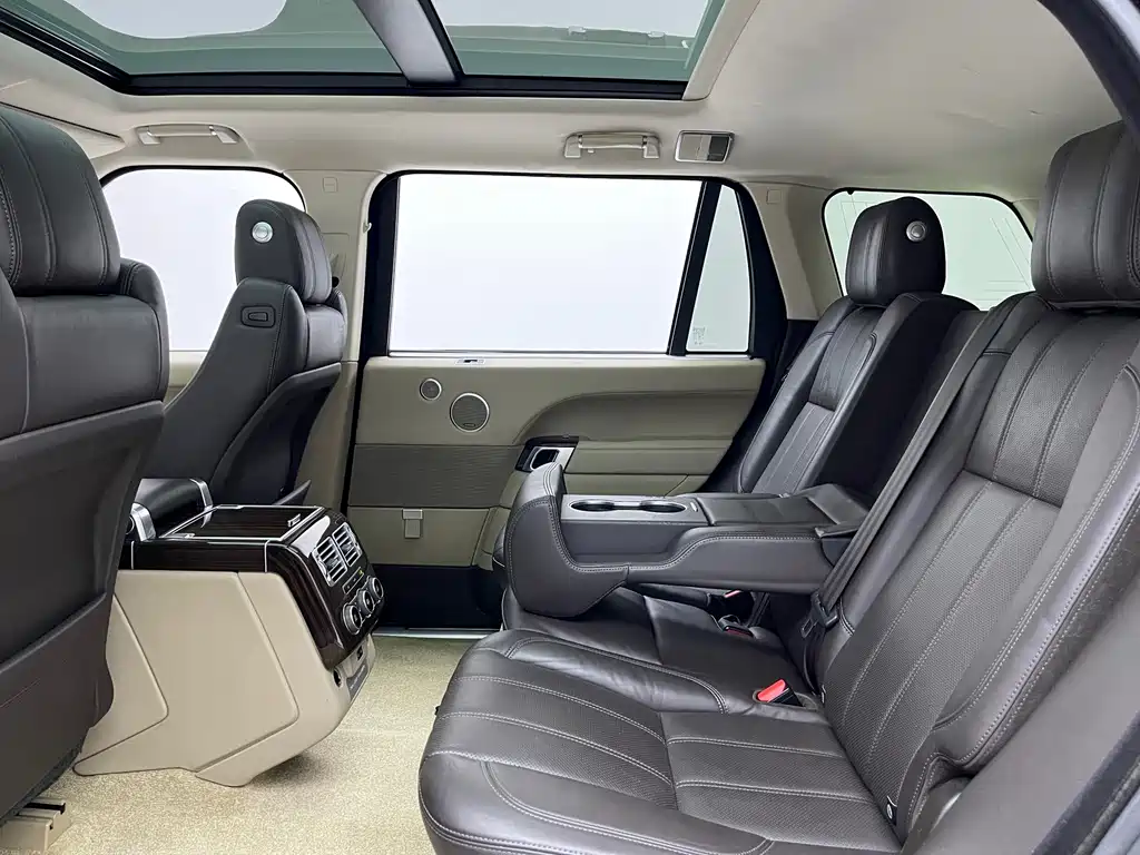 Land Rover Range Rover — миниатюра 8