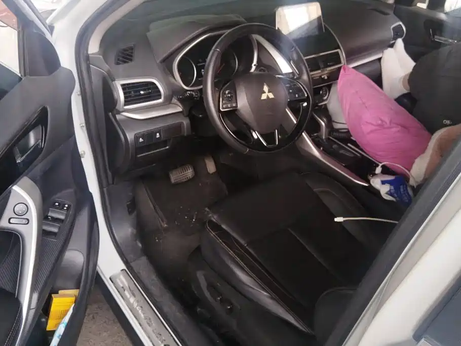 Mitsubishi Eclipse Cross — миниатюра 9