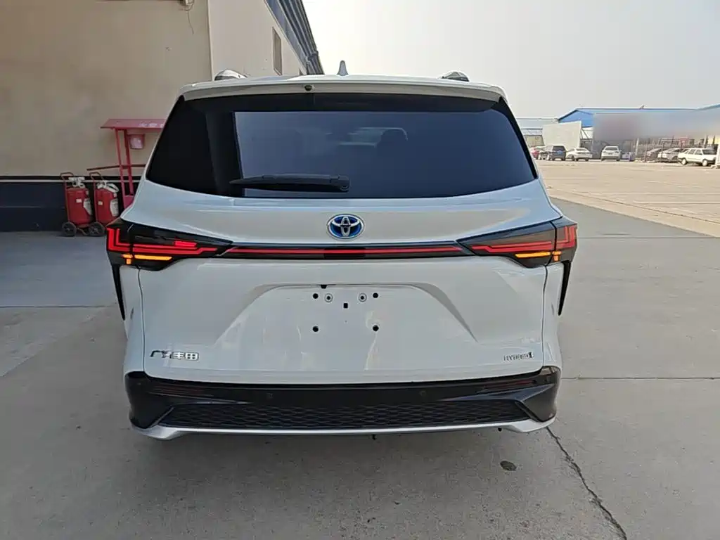 Toyota Sienna — миниатюра 6