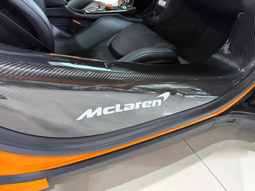 McLaren GT — миниатюра 12