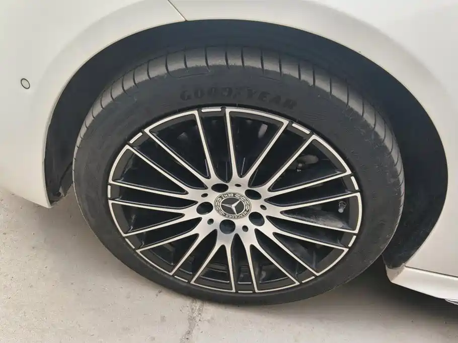 Mercedes-Benz C-Class — миниатюра 6