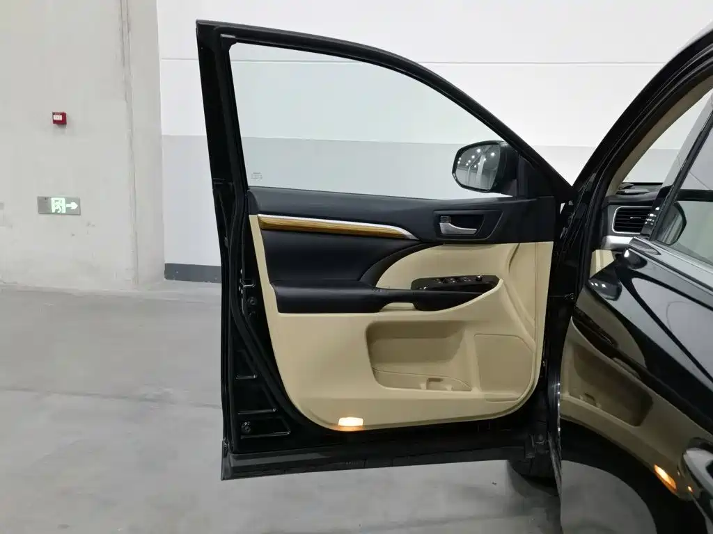 Toyota Highlander — миниатюра 8