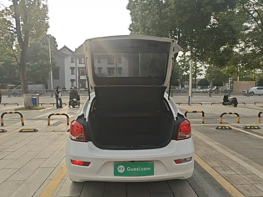 Chevrolet Cruze — миниатюра 19