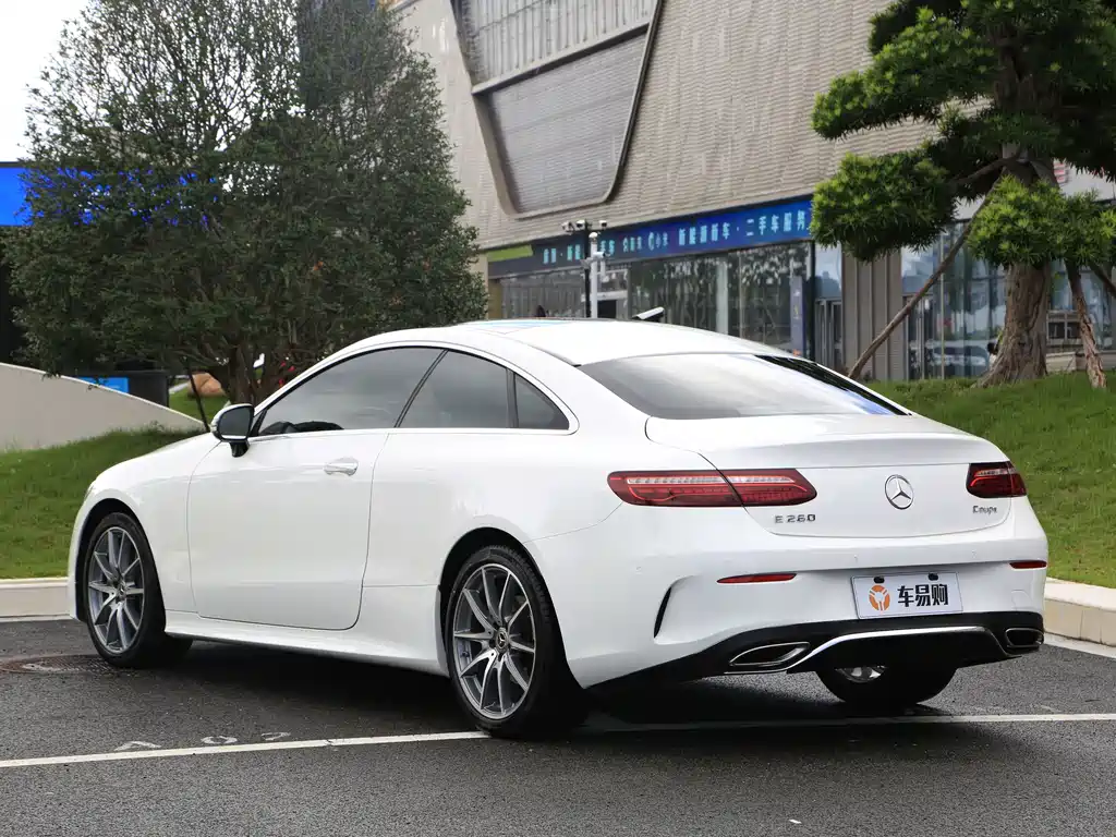 Mercedes-Benz E-Class (Import) — миниатюра 19