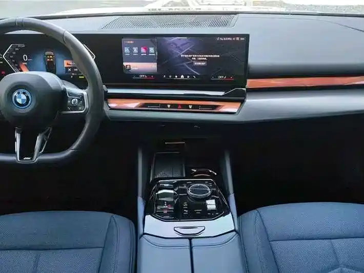 BMW i5 — миниатюра 8