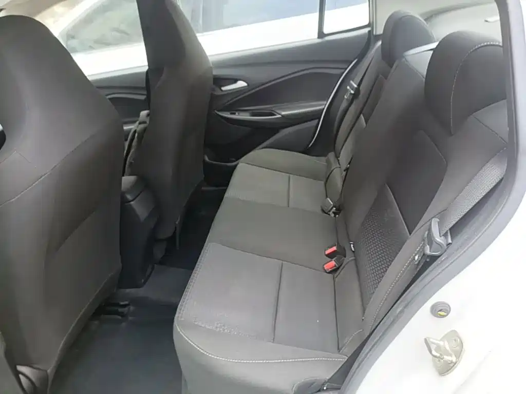 Chevrolet Cavalier — миниатюра 17