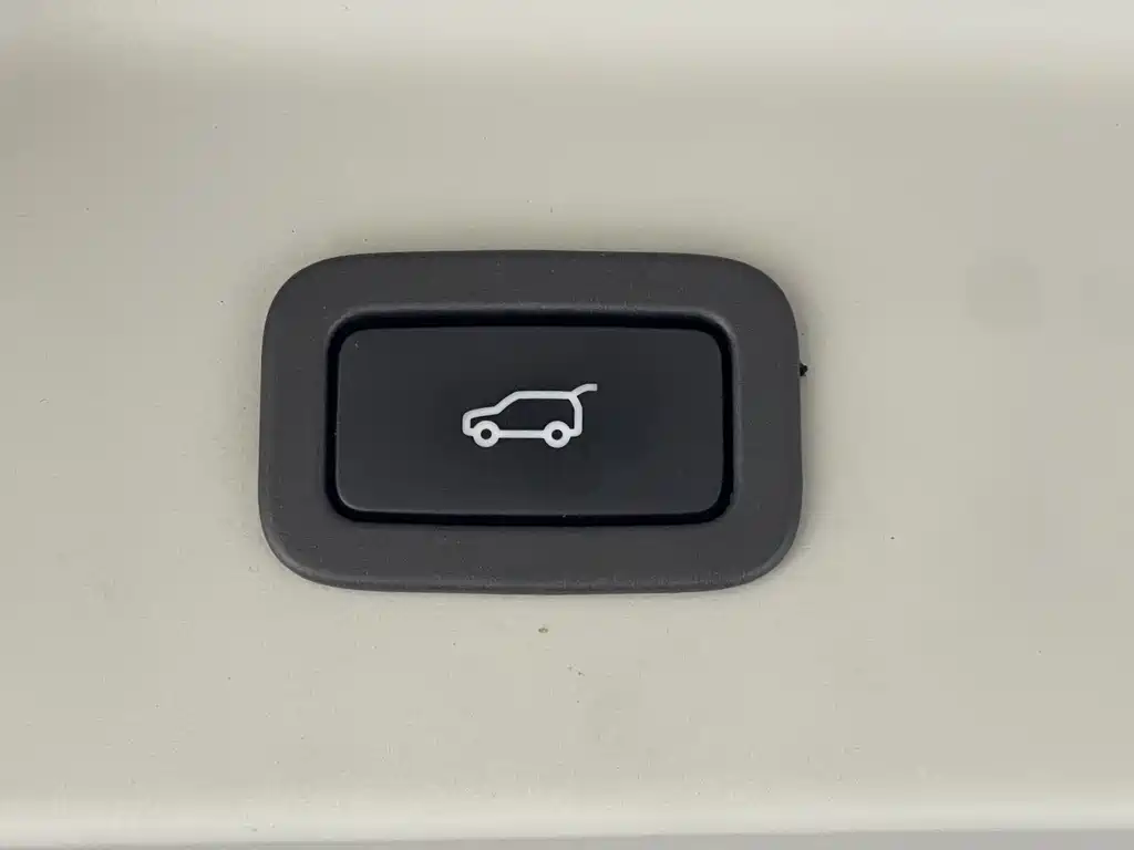 Land Rover Range Rover — миниатюра 23