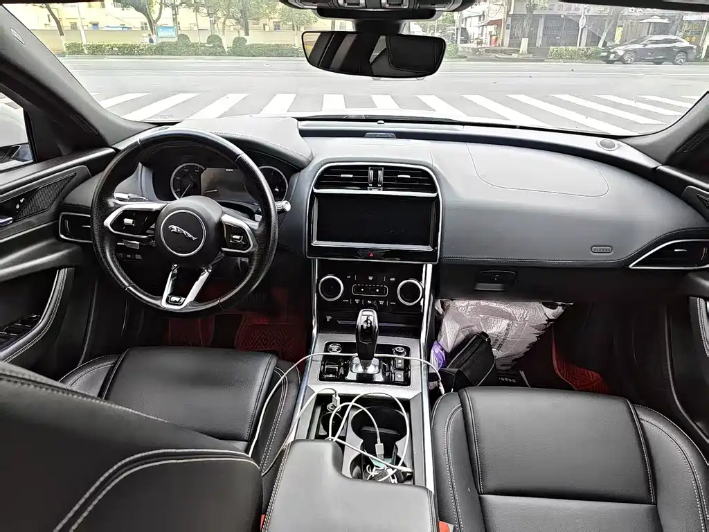 Jaguar XEL — миниатюра 4