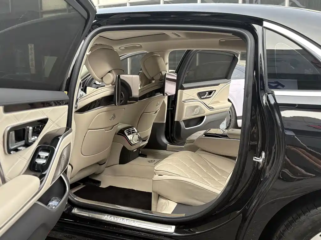 Mercedes-Benz S-Class — миниатюра 11