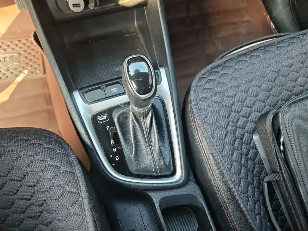 Hyundai Elantra — миниатюра 15