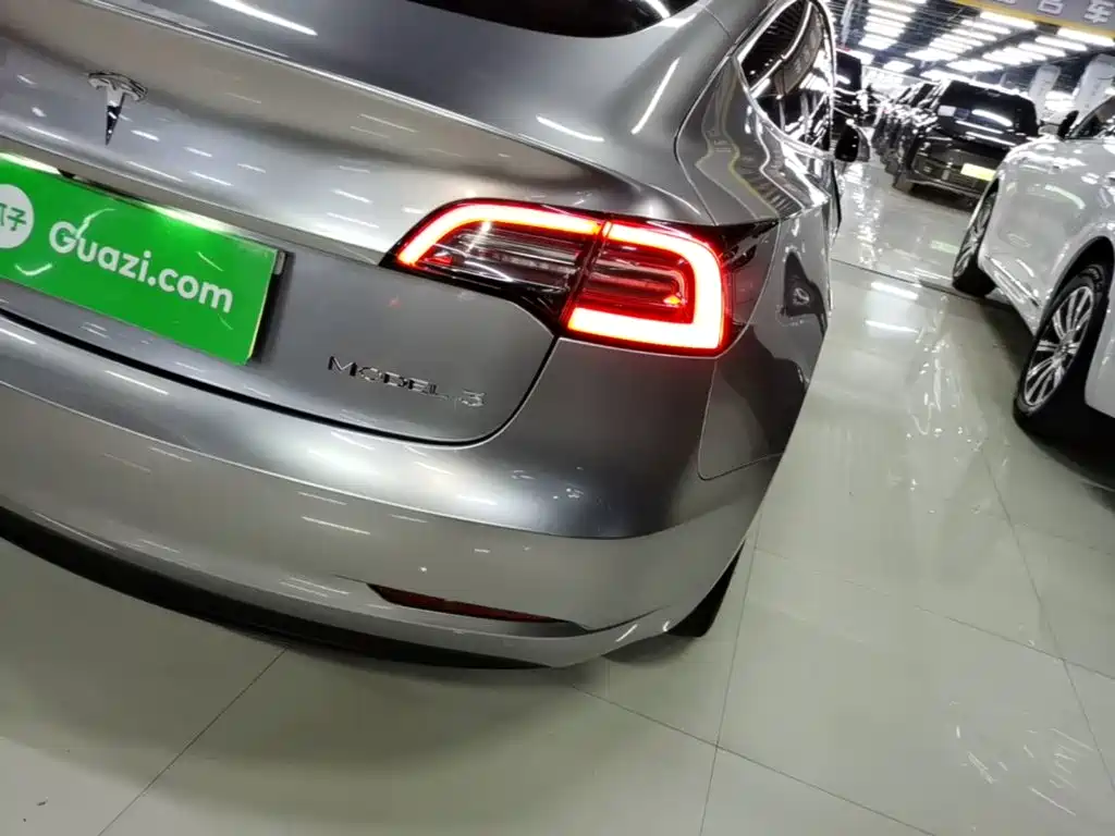 Tesla Model 3 — миниатюра 8