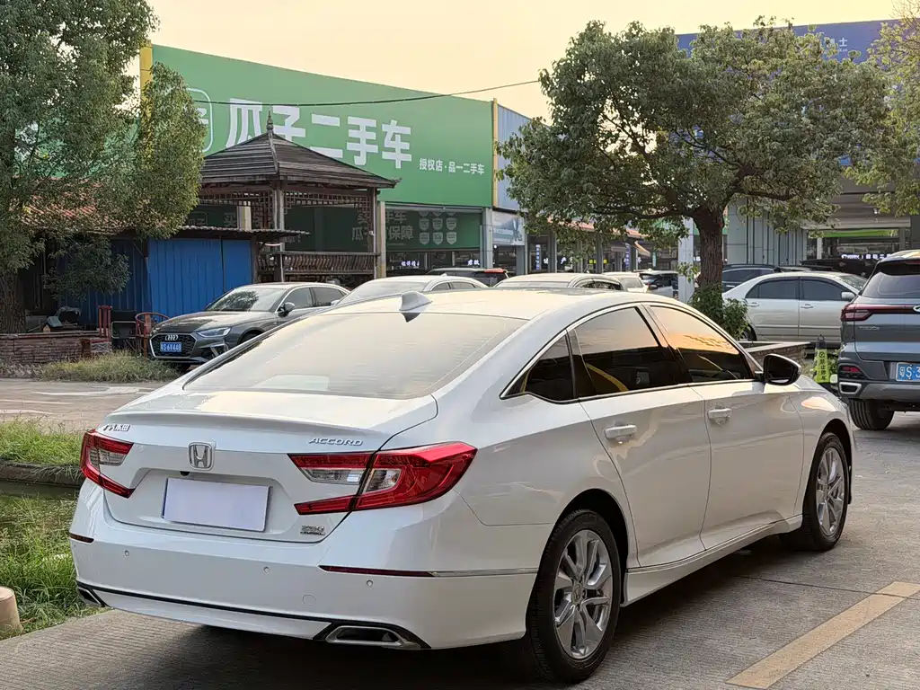 Honda Accord — миниатюра 11
