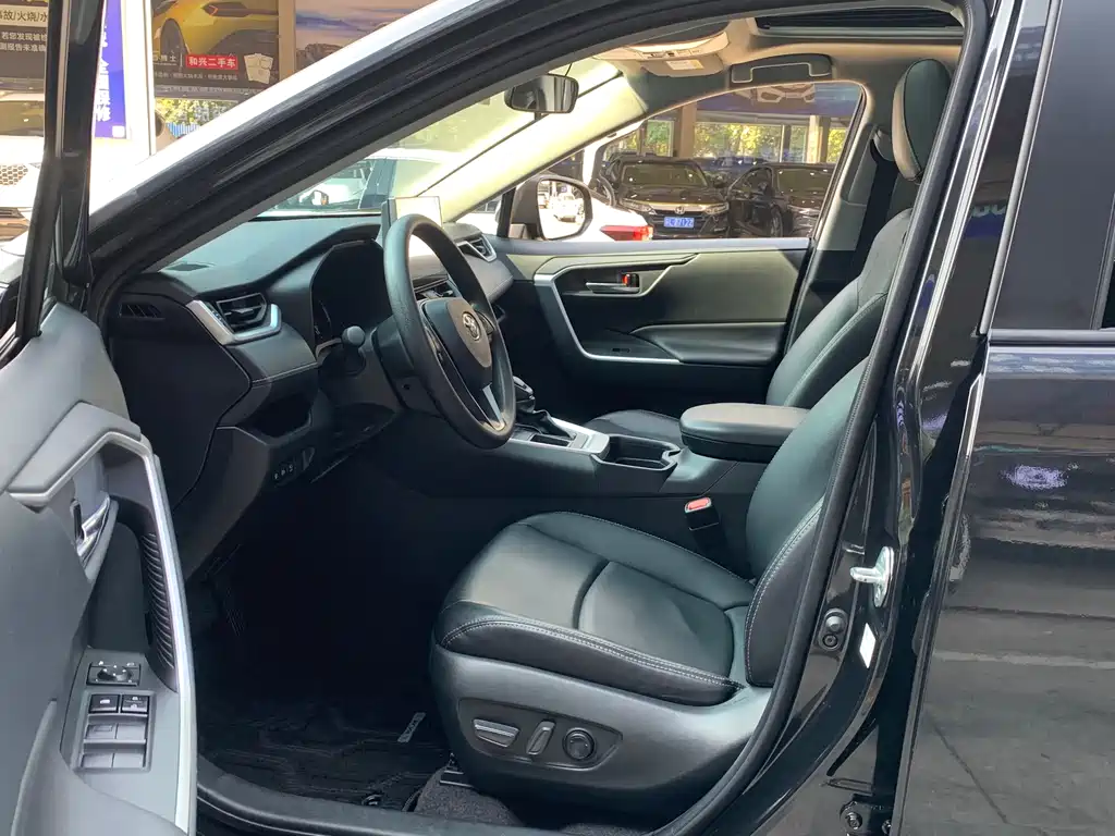 TOYOTA RAV4 RONGFANG