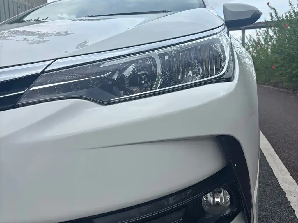 Toyota Corolla — миниатюра 5