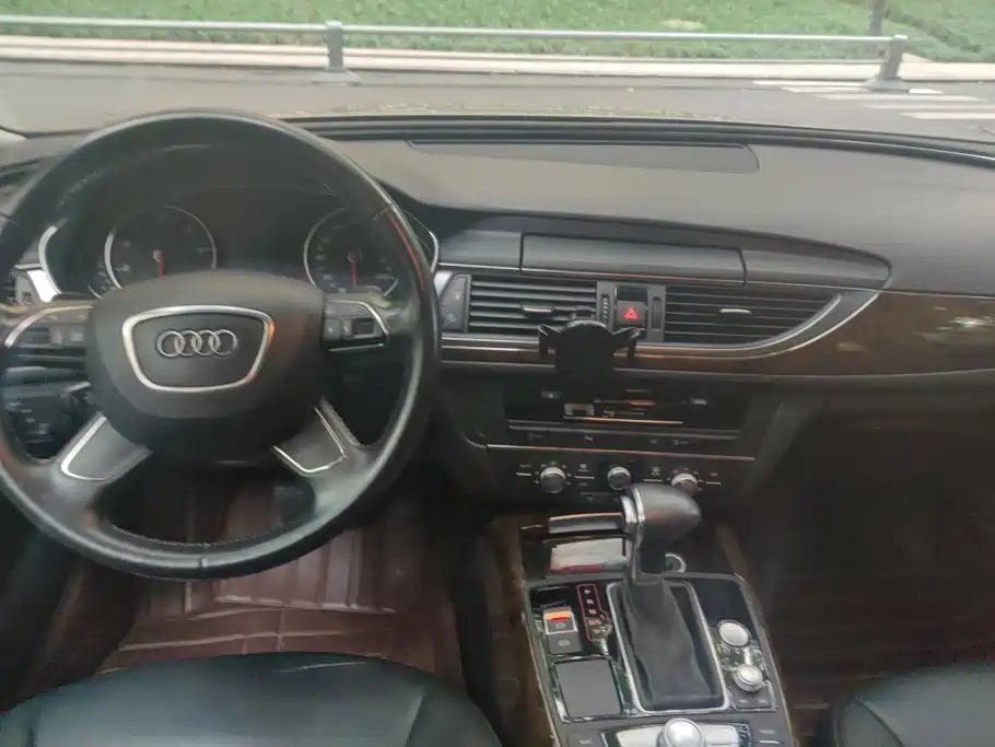 Audi A6L — миниатюра 12