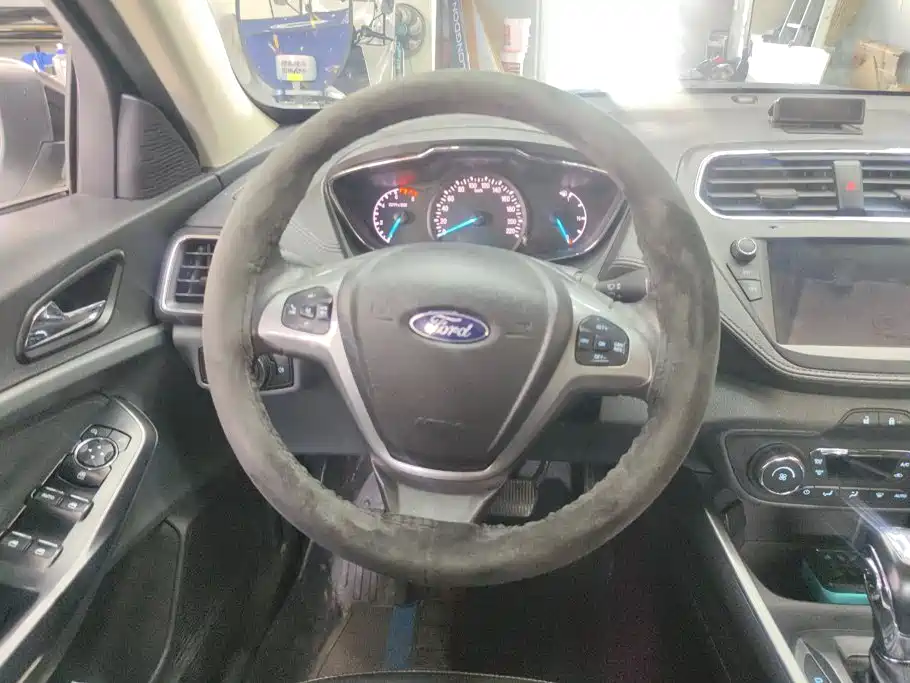 Ford Escort — миниатюра 15
