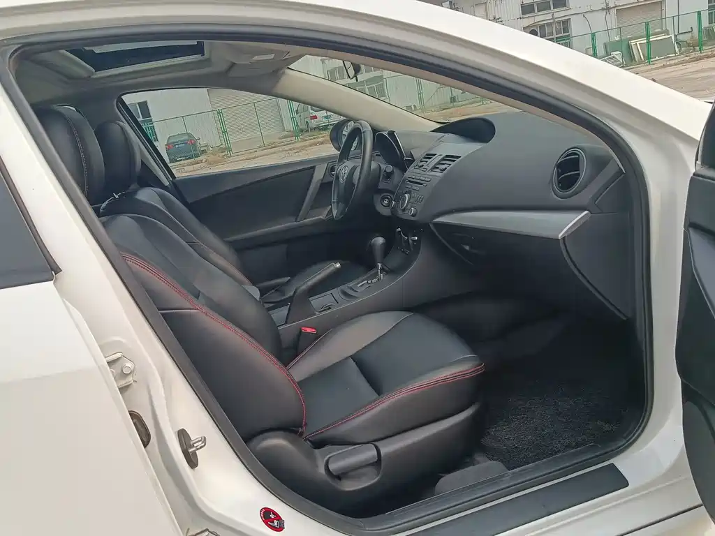 Mazda 3 Xingcheng — миниатюра 10
