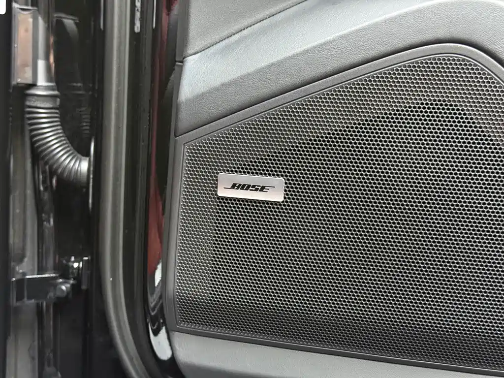 Porsche Cayenne — миниатюра 9