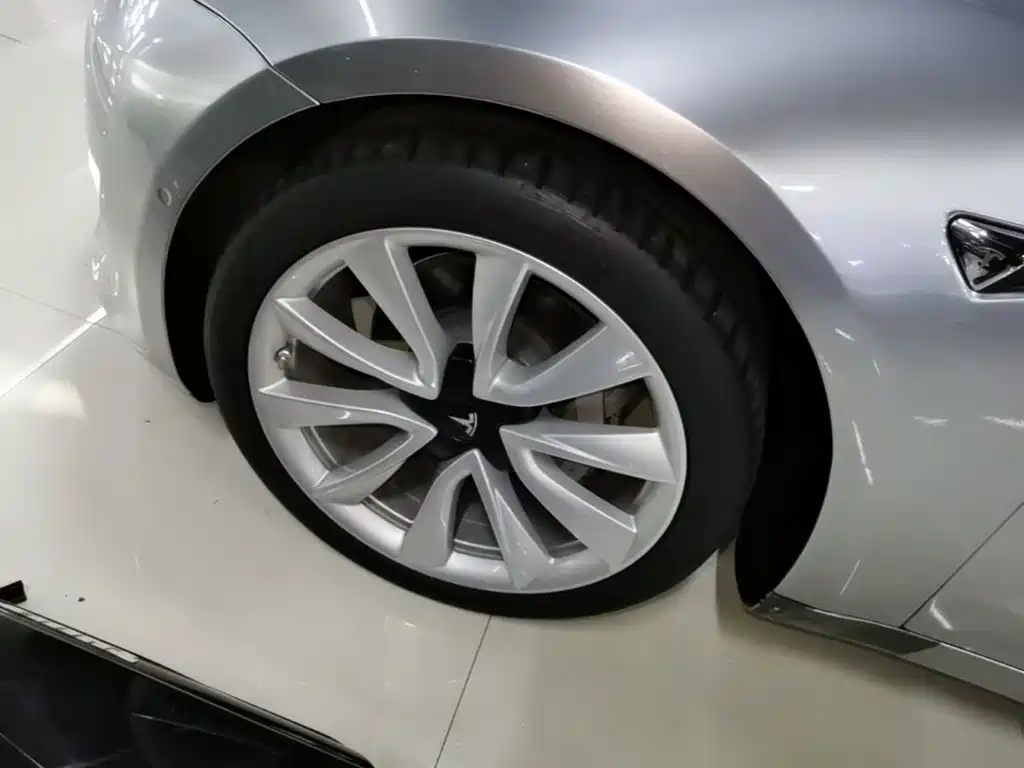 Tesla Model 3 — миниатюра 23