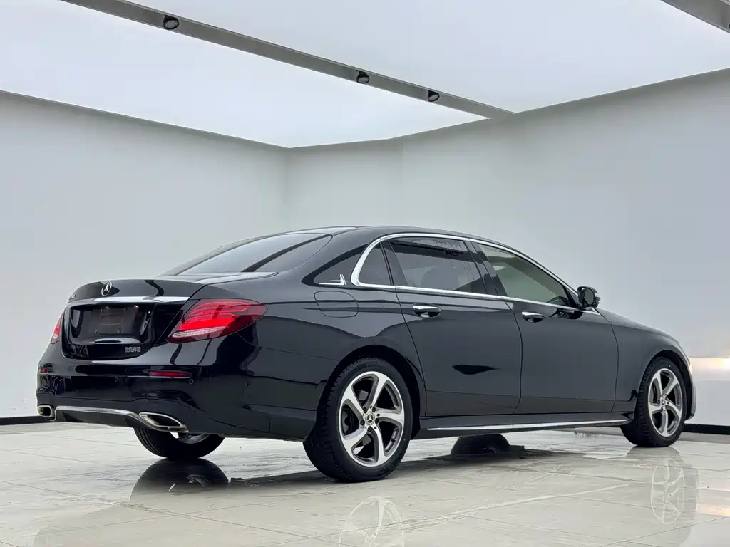 Mercedes-Benz E-Class — миниатюра 14