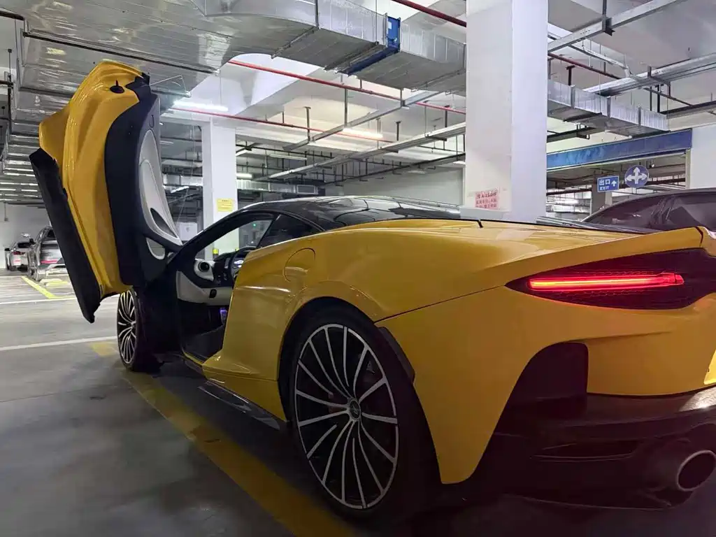McLaren GT — миниатюра 2
