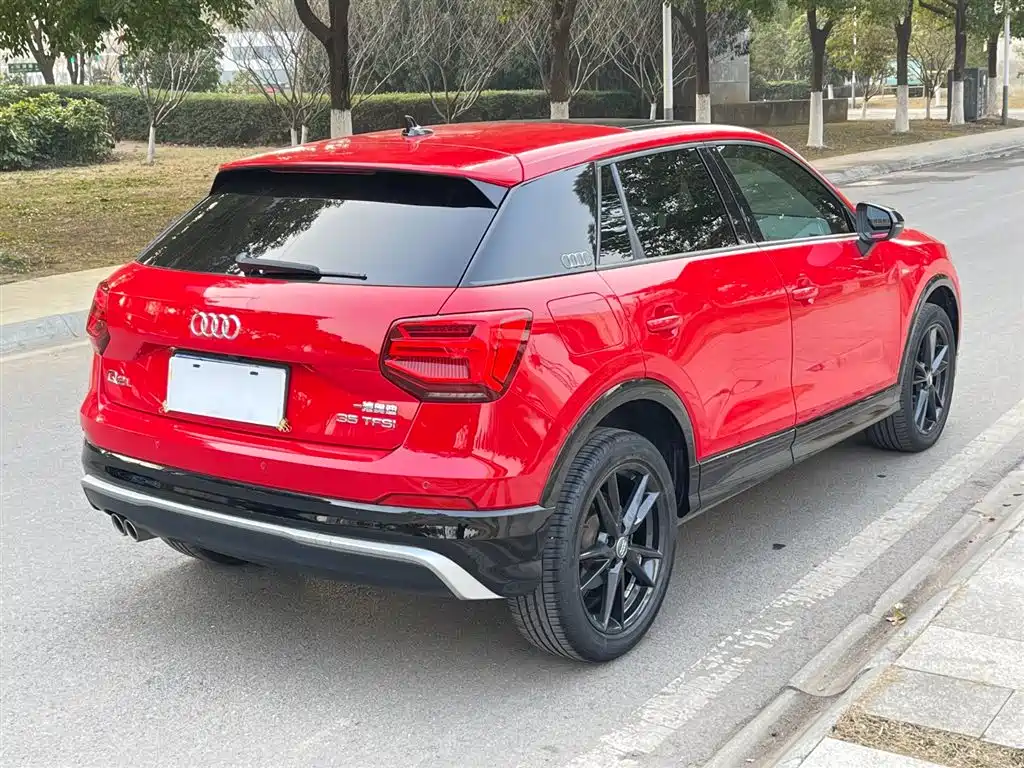 AUDI Q2L