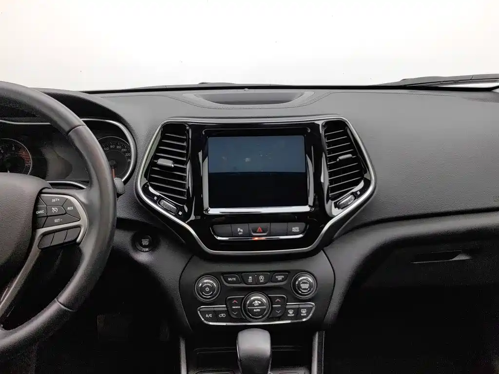 Jeep Cherokee — миниатюра 12