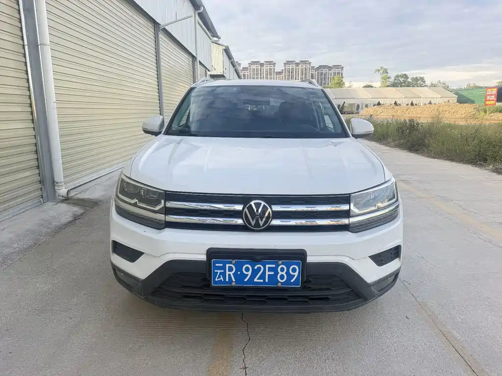 Volkswagen Tharu — миниатюра 2
