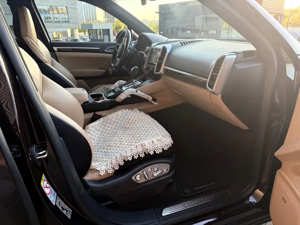 Porsche Cayenne — миниатюра 15