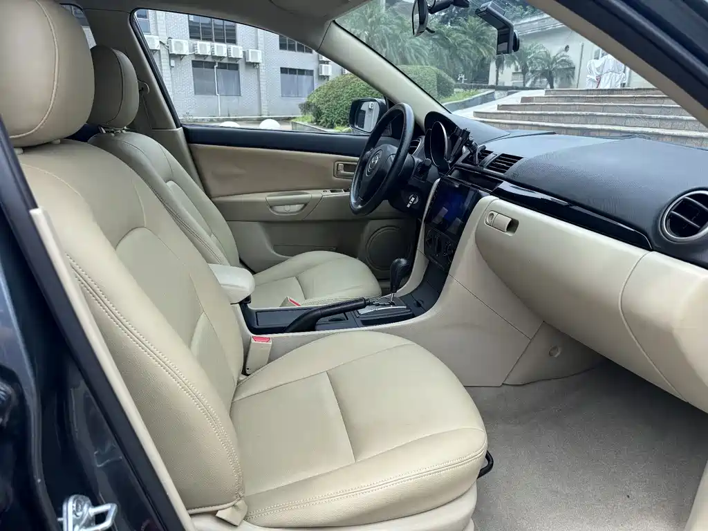 Mazda 3 — миниатюра 10