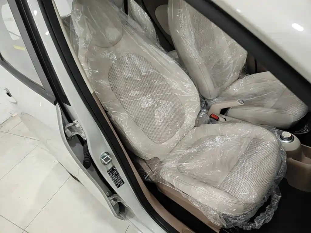 Wuling MINIEV — миниатюра 25