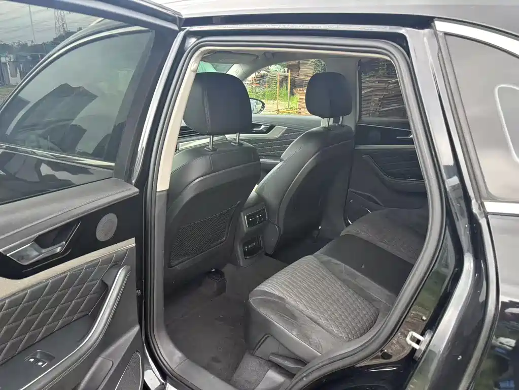 Hongqi HS5 2019 2.0T