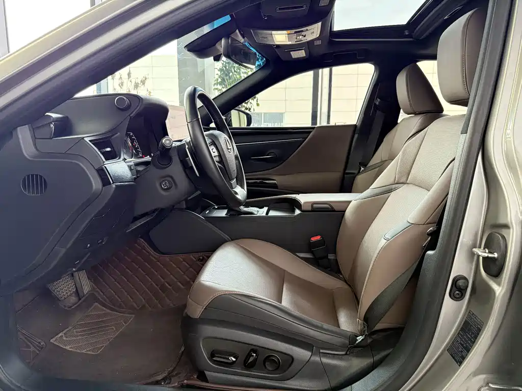 Lexus ES — миниатюра 6