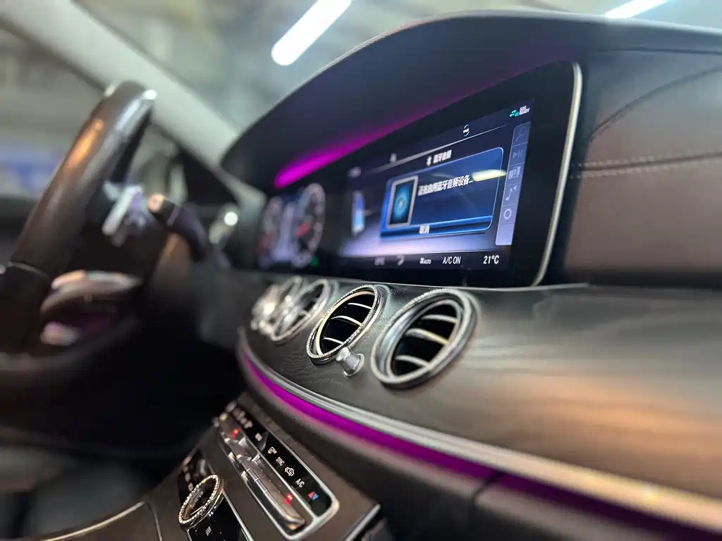 MERCEDES-BENZ E CLASS