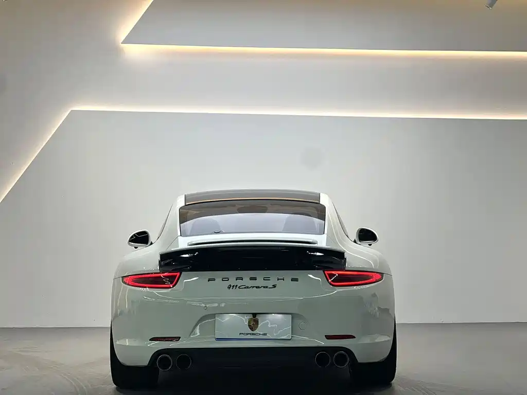 Porsche 911 2015 Carrera 3.4L Style Edition